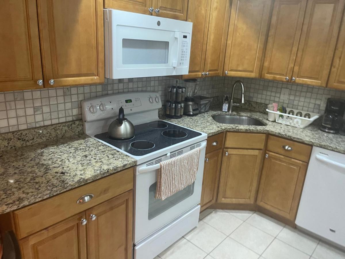 Comfy Basement Home 2 Bdrm1Den 3Queen Beds Ουάσινγκτον Εξωτερικό φωτογραφία